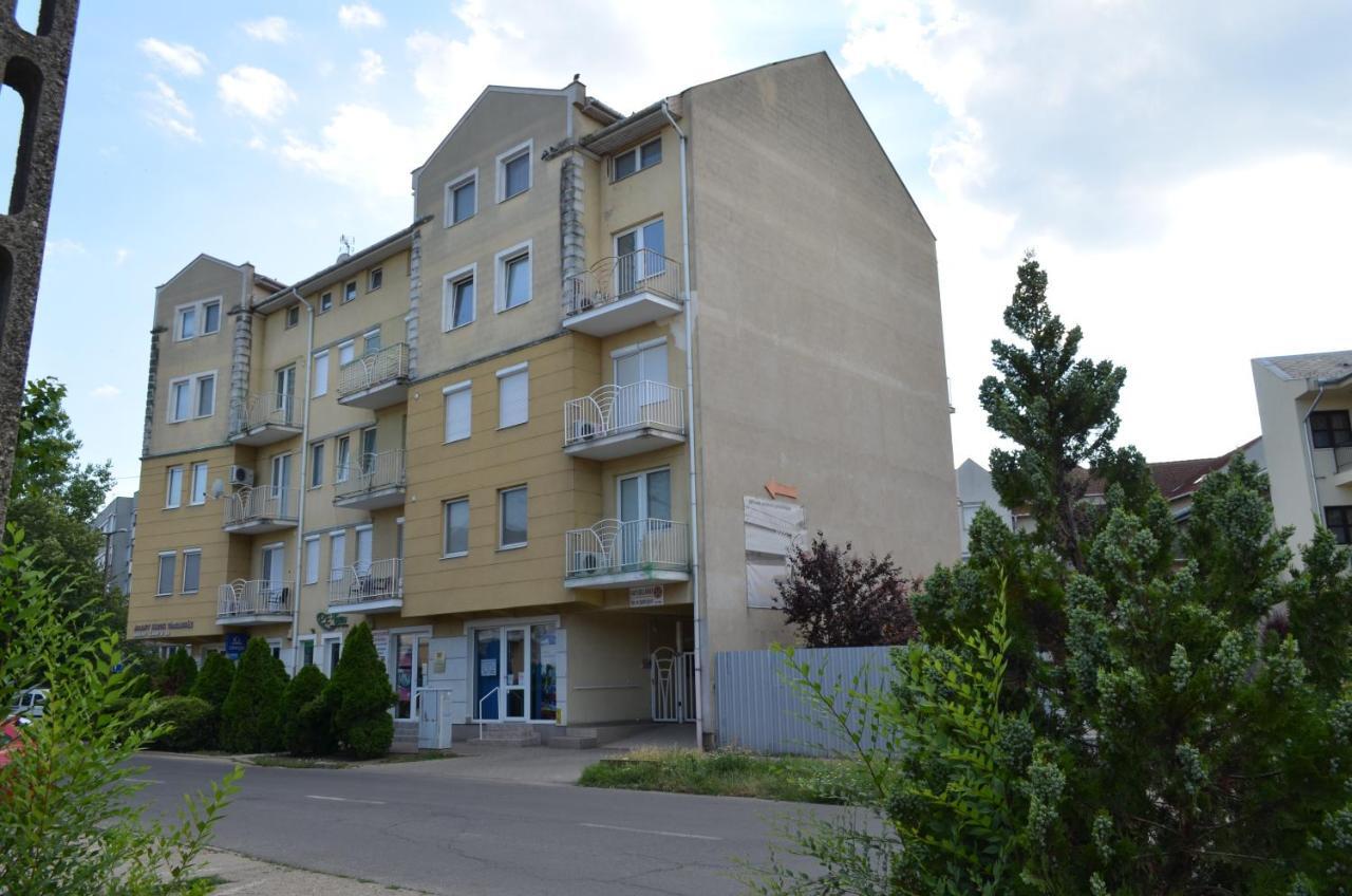 Gabi Apartman Hajdúszoboszló Eksteriør billede